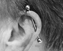 Bild Piercing Ohr Industrial