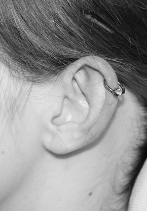 Helix Piercing Bild Helix Piercing