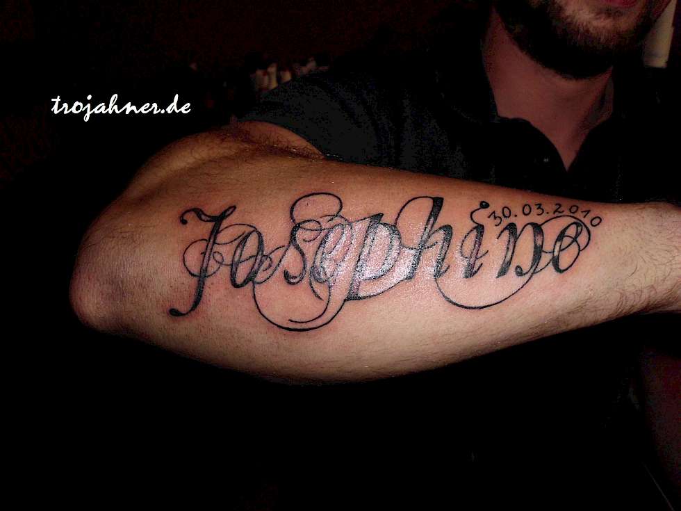 Bild Schriftzug Tattoo Dresden Tattoostudio