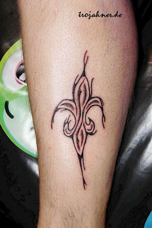 Bild Lilie Tattoo Dresden Tattoostudio