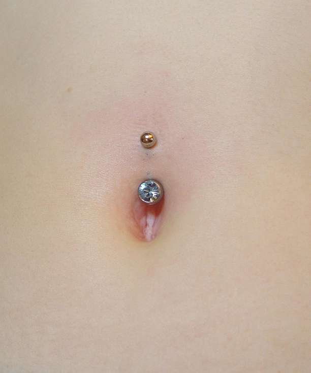 Bild Bauchnabelpiercing