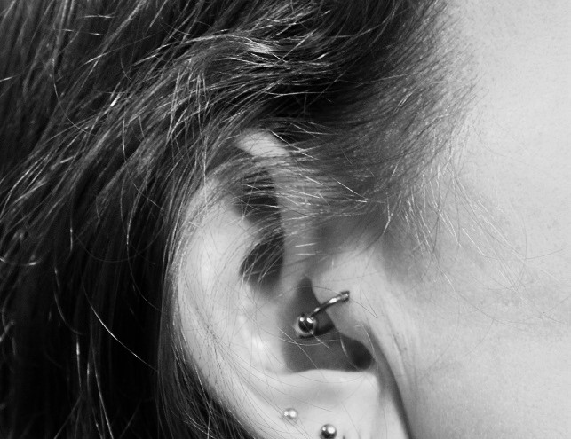 Bild tragus ohr piercing dresden