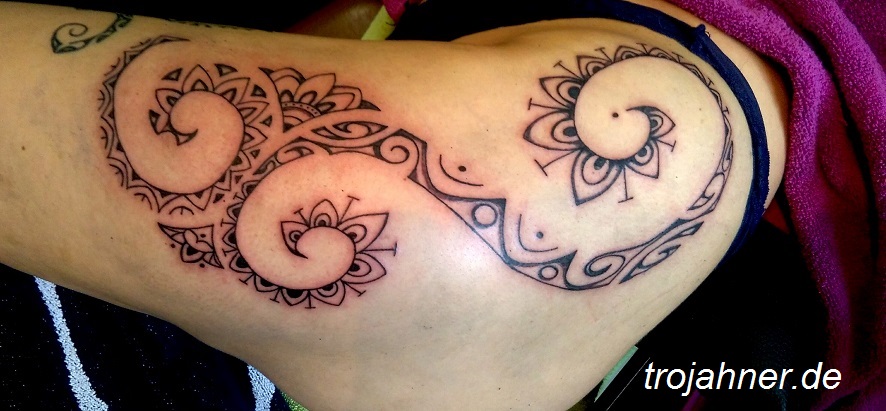 Bild maori Polynesisch Stil TattooTätowierung