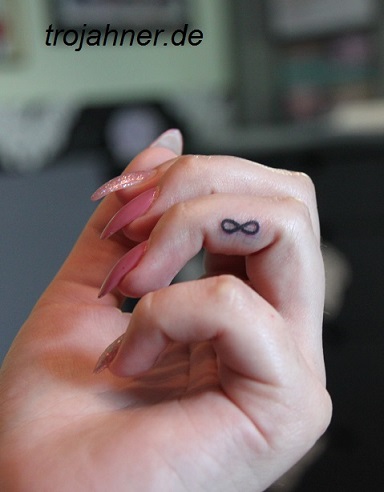 Fingertattoo Unendlichkeitszeichen Bild Fingertattoo Unendlichkeitszeichen