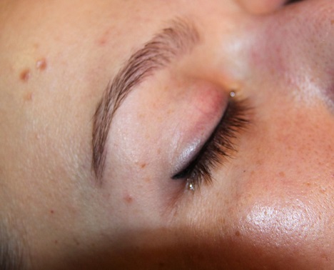 Bild tätowierte pigmentierte dauerhafte Augenbrauen Make-up Lid Strich Lidstrich Dresden