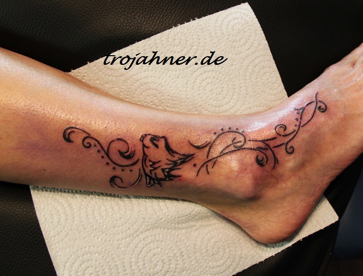 Bild Fußtattoo Tattoostudio Dresden Fuß Tattoo Tribal