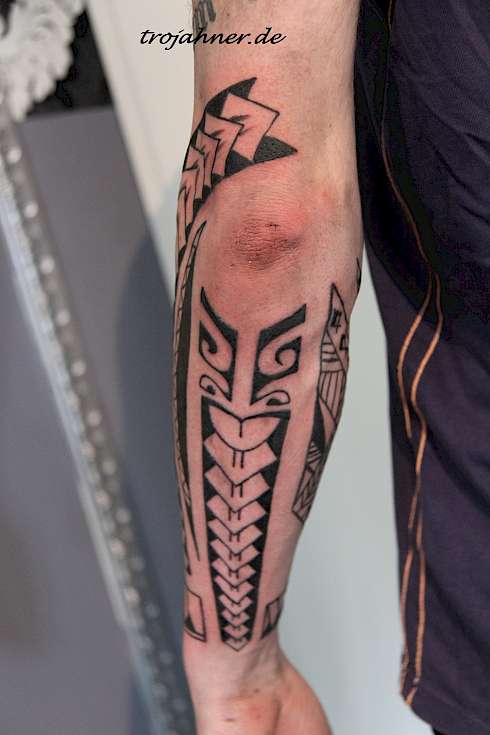 Bild Maori Tattoo Polynesisches Tattoo Tätowierung Dresden