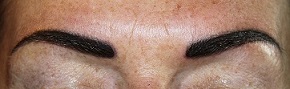 Bild tätowierte Augenbrauen permanent make up der Brauen